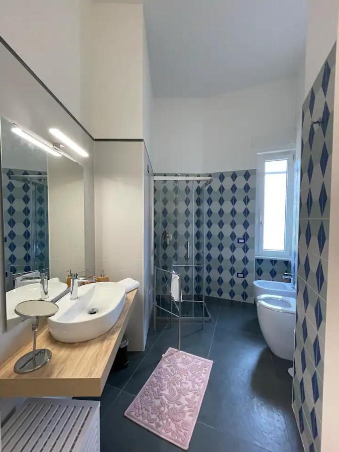 Un Passo Dal Treno Piazza Vittorio Veneto 36-salerno Station Privatunterkunft Salerno
