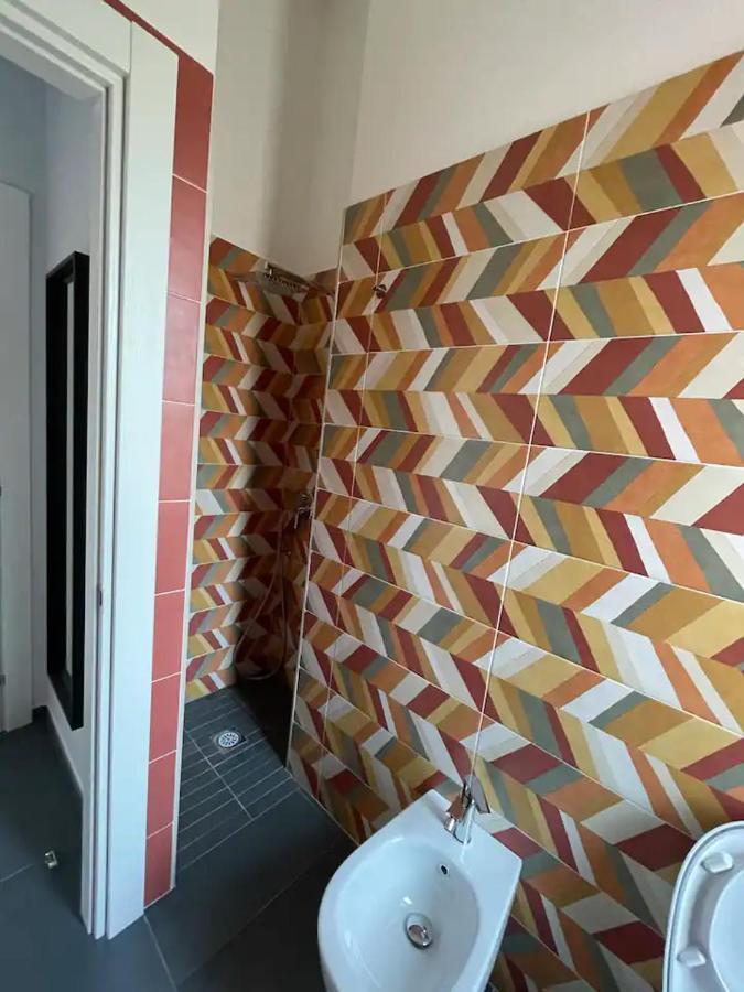 Un Passo Dal Treno Piazza Vittorio Veneto 36-salerno Station Privatunterkunft Salerno